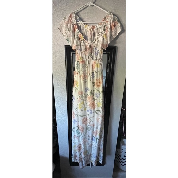 Floral Maxi Dress - Picture 3 of 11